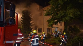 pumpiers en acziun avant la chasa plain fim