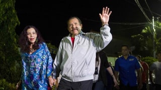 Daniel Ortega e sia dunna Rosário Murillo.