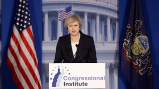 La primministra britannica Theresa May a chaschun da ses pled a Philadelphia. 