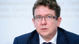 Albert Rösti a la conferenza da medias a Berna.
