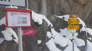 Ina signalisaziun per ina ruta da gianellas da Mustér envers Sedrun. 