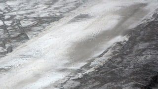Il glatscher Tsanfleuron sa chatta sin il cunfin tranter ils chantuns Vad, Berna e Vallais.