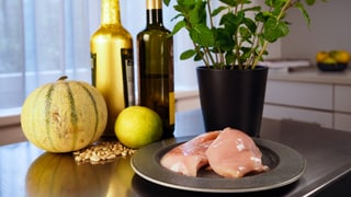 Las ingredienzas per la salata ed il pulaster. Las ingredienzas per la salata ed il pulaster.