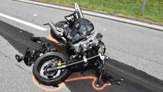 La moto è vegnida donnegiada dal tuttafatg. La moto è vegnida donnegiada dal tuttafatg.