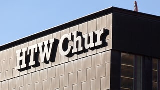 Fatschada da l'edifizi da la HTW a Cuira