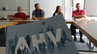 davantvart flyer per l'inizitiva AVSplus e davosvart commembers da l'allianza per l'iniziativa.