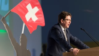 Albert Rösti, il president da la PPS, durant ses pled d'avertura. 
