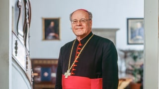 Uvestg Vitus Huonder posescha per ina fotografia.