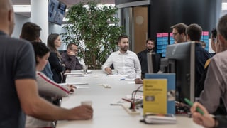 Il team RTR è pront per tegnair vus al current durant questa dumengia d'elecziuns: al radio, online ed a la televisiun Il team RTR è pront per tegnair vus al current durant questa dumengia d'elecziuns: al radio, online ed a la televisiun