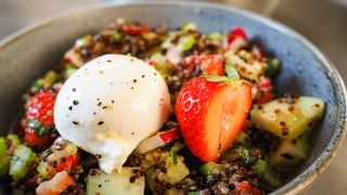 Quinoa-Bowl da stad finida. Quinoa-Bowl da stad finida.