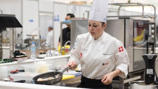 ina giuvna cuschinunza en ses element