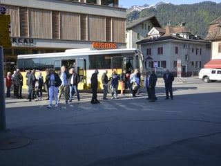 Ils emprims possesssurs da segundas abitaziuns arrivan a la staziun da Glion. 