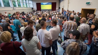 massa glieud en ina hala da gimnastica