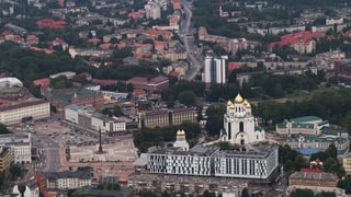 Vista sur il center da Kaliningrad cun catedrala russ-orthodoxa. 