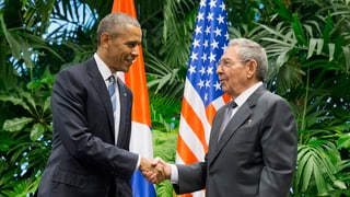 Obama e Castro sa dattan il maun.