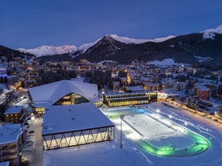 Vegnan ils hotels a Tavau er senza la cuppa Spengler ad esser emplenids tranter Nadal e Bumaun?