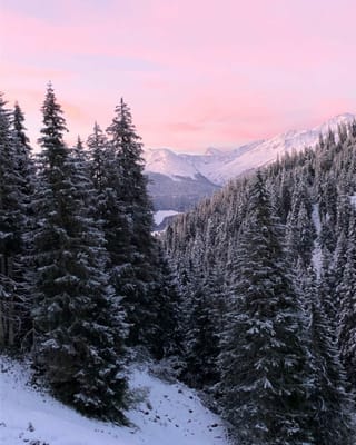 Vista sin il Piz Terri lunsch en il lontan.