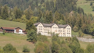 La chasa Löwenberg sur Schluein.