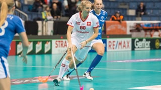 purtret d'in gieu da unihockey da dunnas