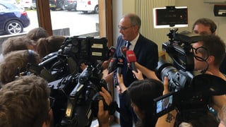 Cusseglier Federal Guy Parmelin ha anc da respunder ina u l'autra dumonda. Cusseglier Federal Guy Parmelin ha anc da respunder ina u l'autra dumonda.