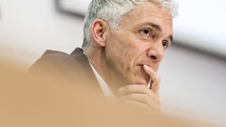 En avegnir duai il procuratur public general, Michael Lauber, protocollar tut ils inscunters. Quai vul l'autoritad da surveglianza.