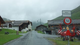 L'ntrada dad Avras Podestatenhaus.