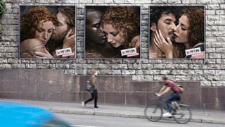 Placats da la campagna Love Life sper via.