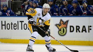 Mark Streit en il dress dals Pittsburgh Penguins.