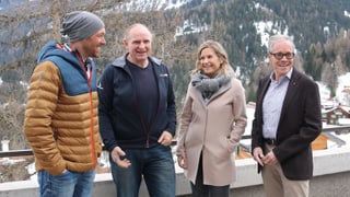Purtret dals quatter numnads in dasper l'auter en discurs. 