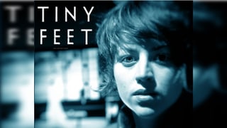 Purtret da la musicista Tiny Feet Purtret da la musicista Tiny Feet