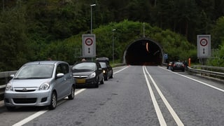 Ils autos collidads tar il tunnel Isla Bella.
