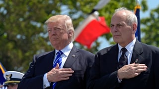 Il president american sun ses nov schef da stab John Kelly. 