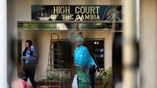 Purtret da la dretgira suprema a Gambia. 