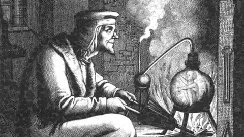 Alchemist in einer mittelalterlichen Werkstatt mit Destillationsapparat.