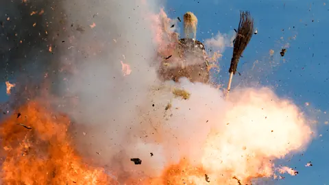 Böögg explodescha.