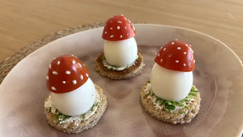 Eier im Fliegenpilz-Stil