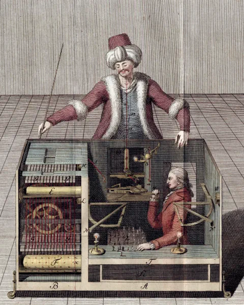 Historische Zeichnung eines mechanischen Schachautomaten mit versteckter Person.