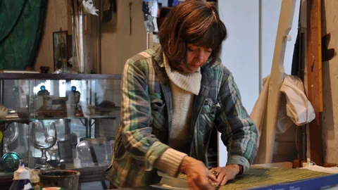 Lilly Keller bei der Arbeit