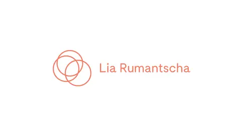 Logo mit drei überlappenden Kreisen und rotem Text.