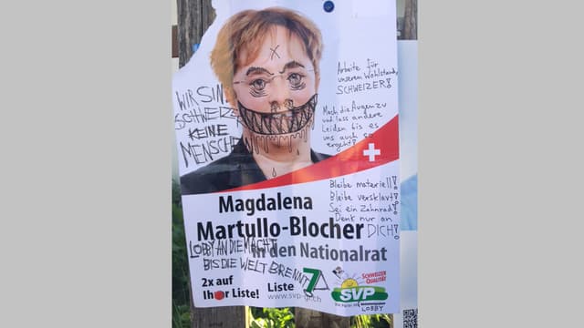 Il placat da Magdalena Martullo Blocher (PPS) cun la fatscha da la candidata malegiada ed commentaris. 