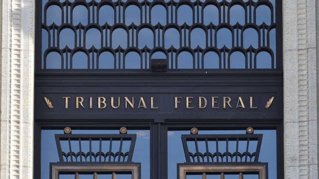 Porta d'entrada al Tribunal federal a Lausanna.