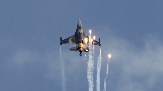 Aviun F-16-Bomber
