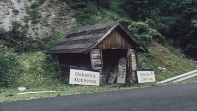 Tavlas bilinguas dal lieu demontadas clandestinamain Tavlas bilinguas dal lieu demontadas clandestinamain