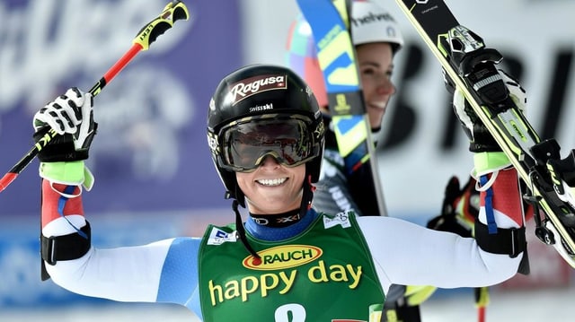 Lara Gut suenter la cursa da slalom gigant a Sölden.