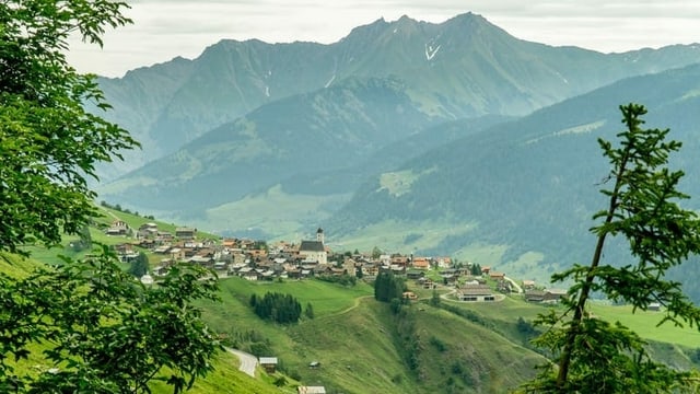 «Tes vitg – tia istorgia»: Emprimas impressiuns da Lumbrein