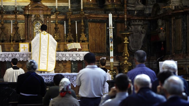 Cartents durant ina messa tridentina a Roma l’onn 2007.