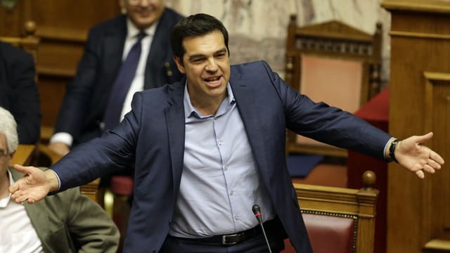 Alexis Tispras dicurra avant il parlament grec.