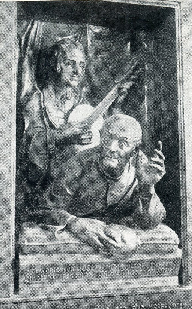 Sculptura commemorativa da Josep Mohr e Franz Gruber a Oberndorf, Austria