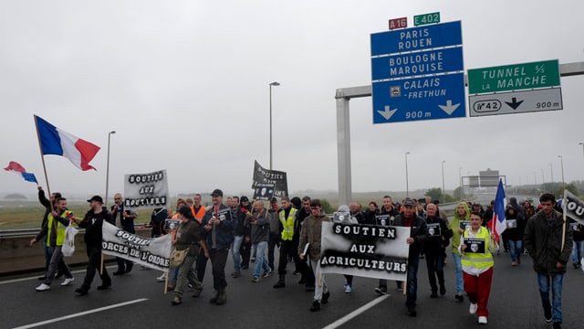 Demonstrants a Calais.