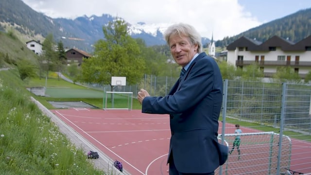 Il medi René Zellweger di en il video che far sport è saun ed ils uffants duain uschè savens sco pussaivel ir giuador. Il medi René Zellweger di en il video che far sport è saun ed ils uffants duain uschè savens sco pussaivel ir giuador.